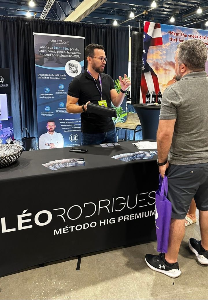 Léo Rodrigues em evento profissional